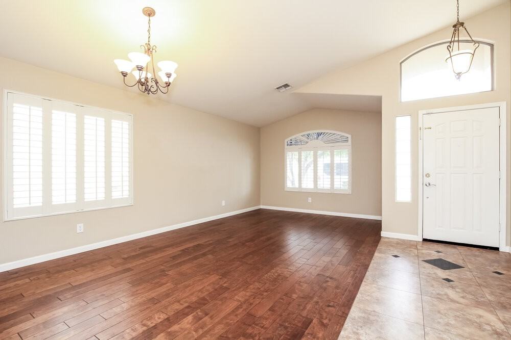 2515 W Gambit Trl - Photo 2 of 16