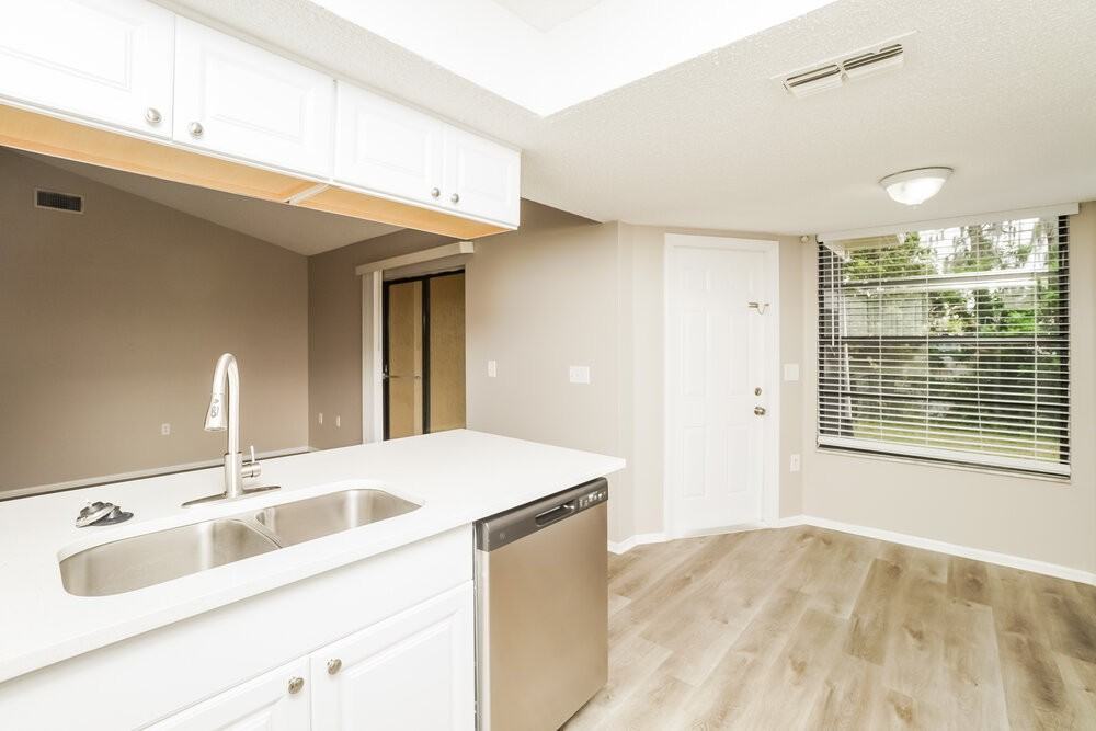 8134 Royal Hart Dr - Photo 6 of 16