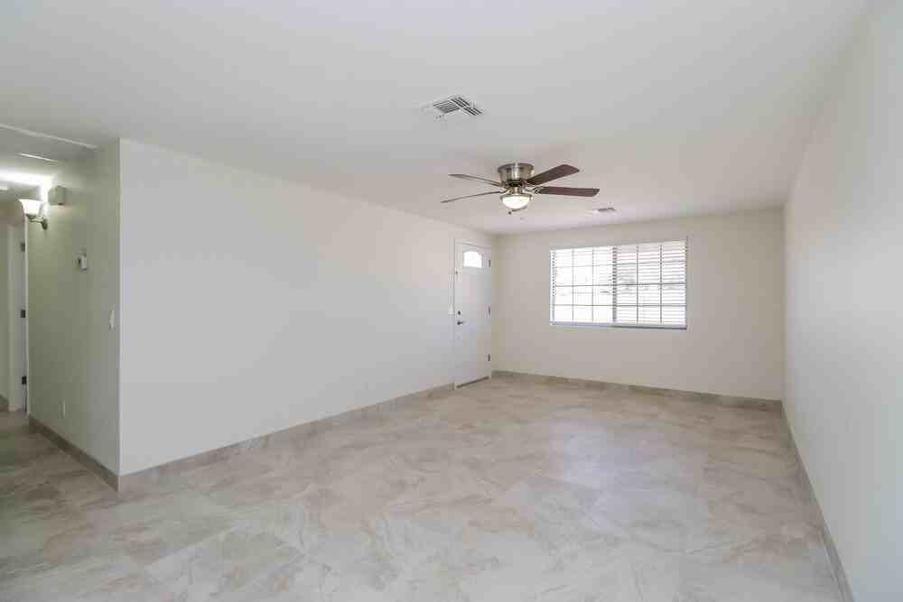 2123 N Longmore St - Photo 3 of 16