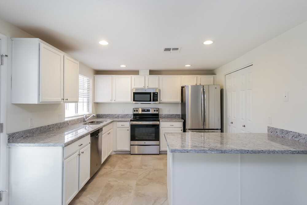 2123 N Longmore St - Photo 7 of 16