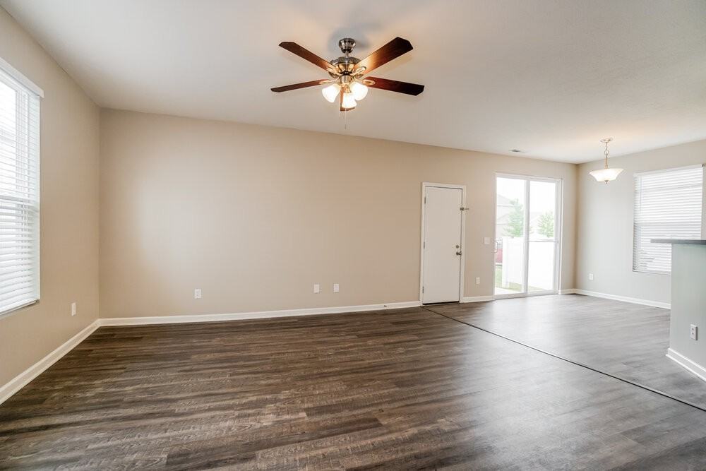 5841 Marble Creek St - Photo 4 of 17