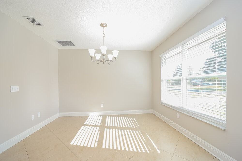 3127 Watson Dr S - Photo 5 of 16