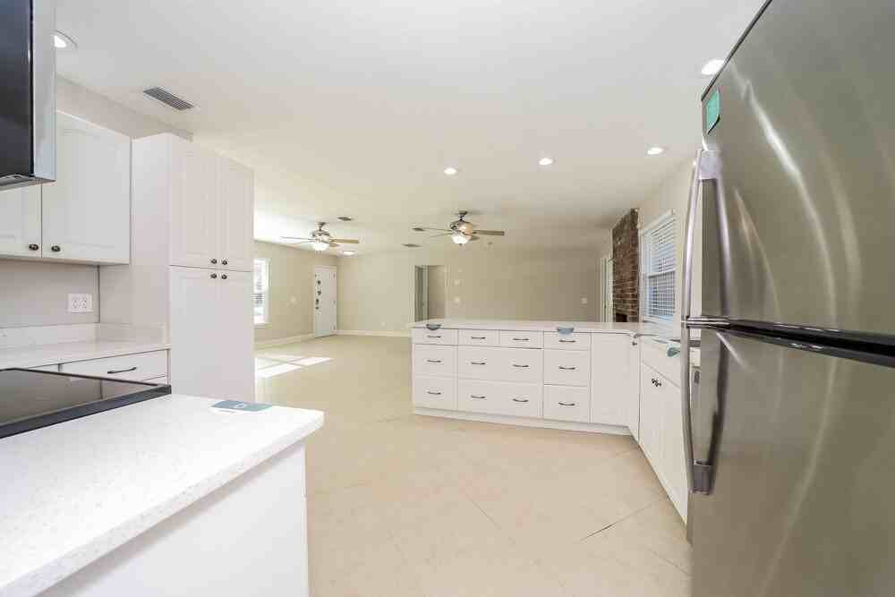 3127 Watson Dr S - Photo 7 of 16