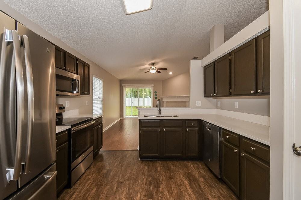 1810 Dartmouth Dr - Photo 6 of 16