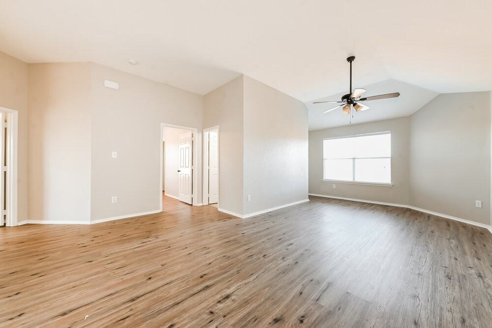 908 Matthew Ln - Photo 5 of 17