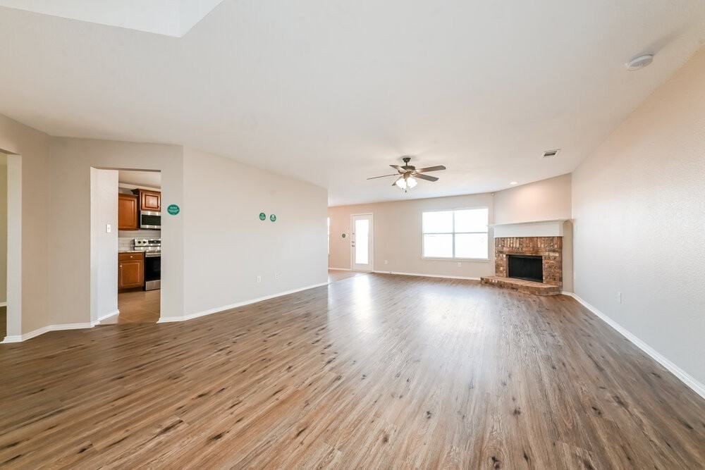 908 Matthew Ln - Photo 6 of 17