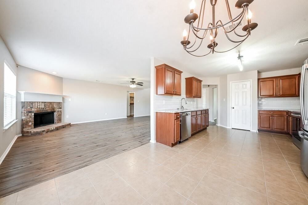 908 Matthew Ln - Photo 7 of 17