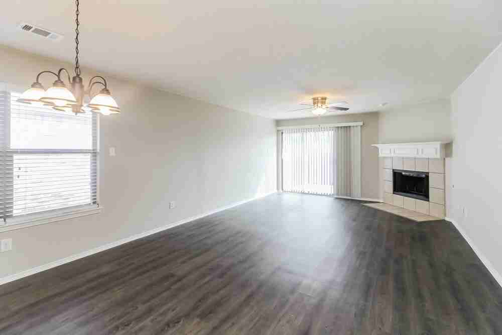 13136 Settlers Trl - Photo 4 of 15