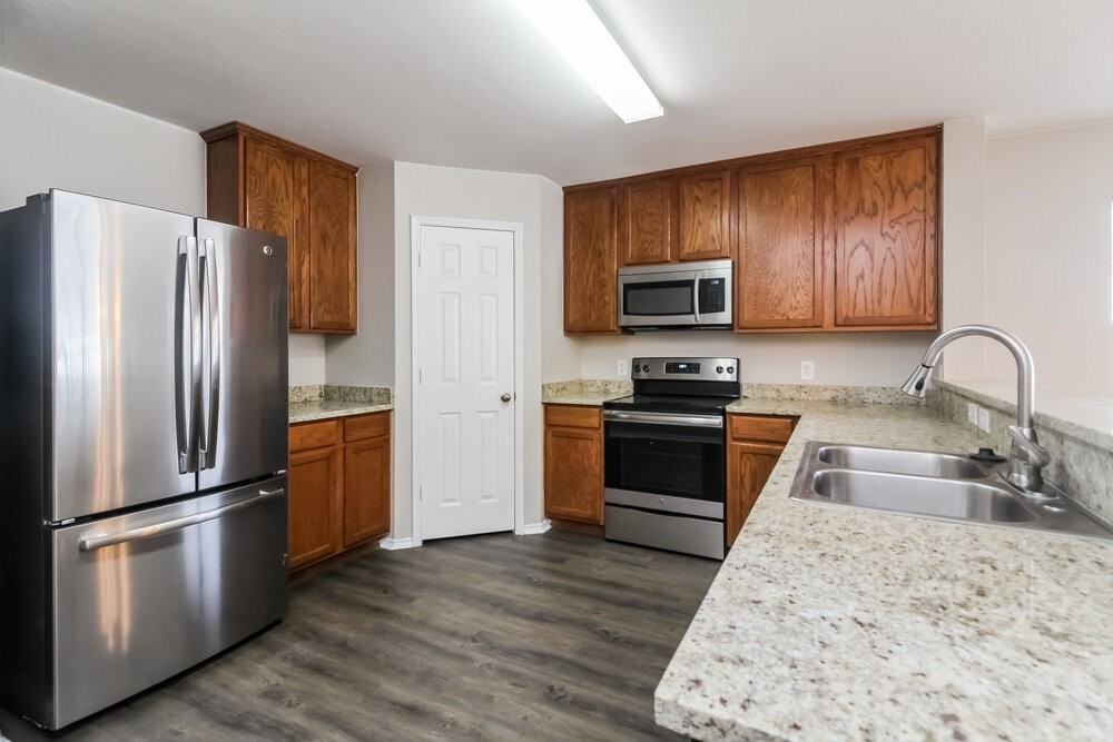 13136 Settlers Trl - Photo 5 of 15