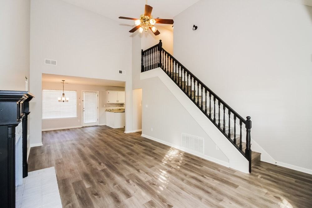 5030 Baywood Dr - Photo 5 of 17