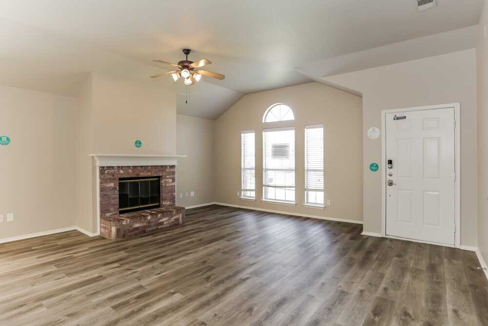 1402 Gray Dawn Dr - Photo 3 of 16