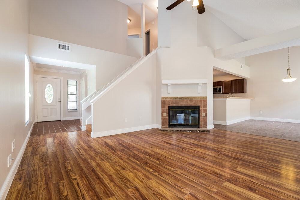 402 E Springtree Way - Photo 4 of 17