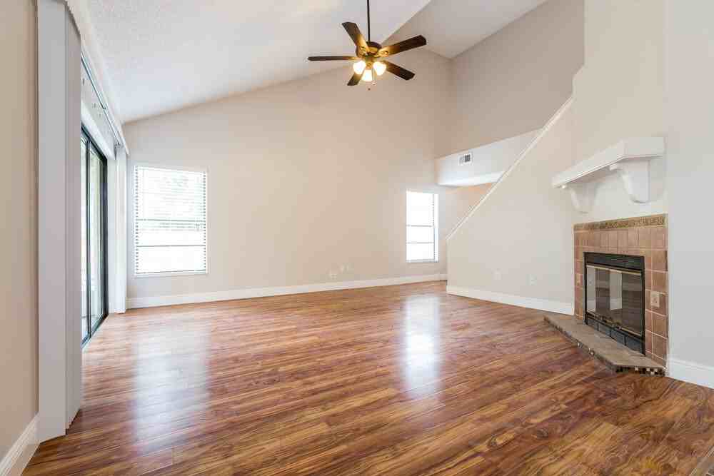 402 E Springtree Way - Photo 5 of 17