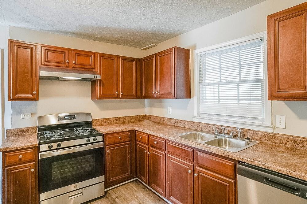 5010 Ailene Dr - Photo 6 of 19