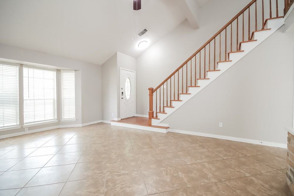 1715 Windy Knoll Dr - Photo 4 of 17