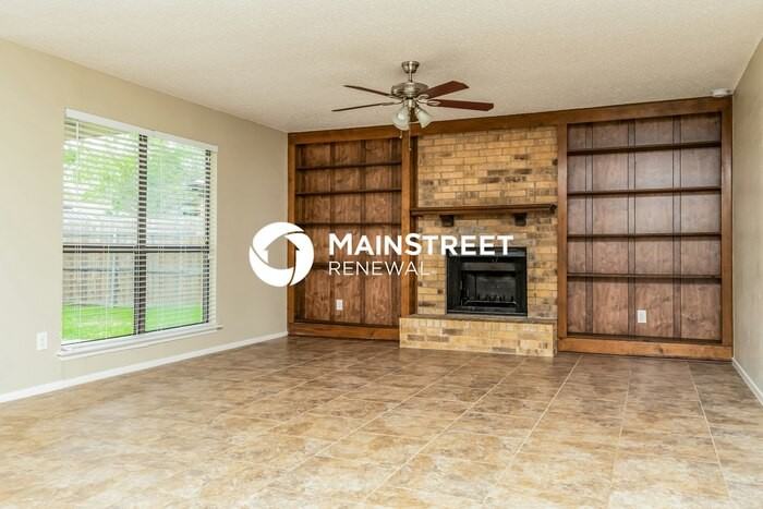 2437 Channing Dr - Photo 4 of 17