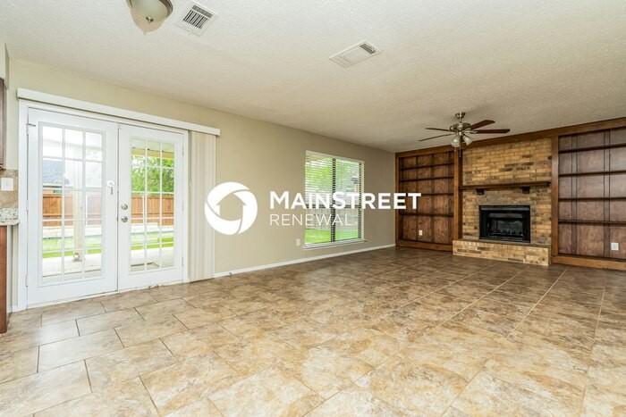 2437 Channing Dr - Photo 5 of 17