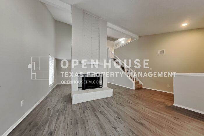 21606 Crescent Heights St - Photo 5 of 25