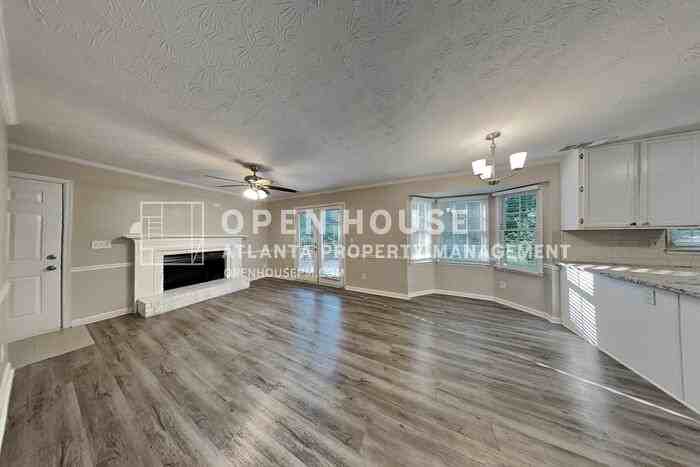 4820 Hill Creek Ct - Photo 5 of 21