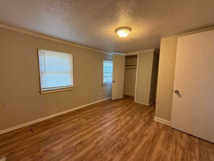 807 N 6th St - Photo 7 of 24