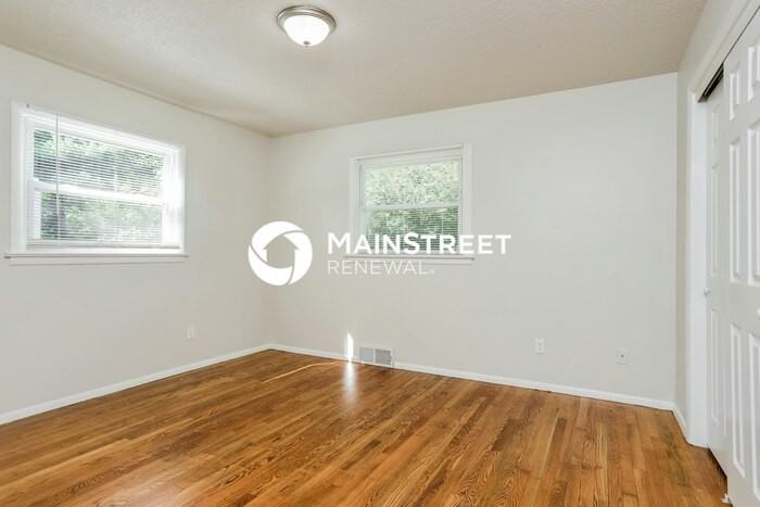 1455 Broadlawns Ln - Photo 7 of 17