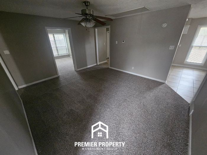 3773 Caravel Dr - Photo 4 of 22