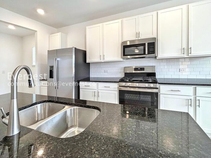 6013 Alfred Acers Dr - Photo 3 of 26