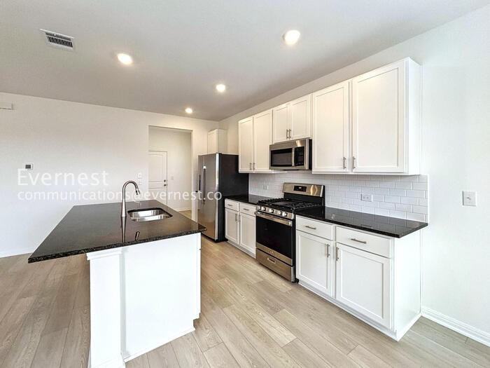 6013 Alfred Acers Dr - Photo 5 of 26