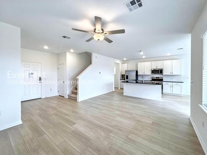 6013 Alfred Acers Dr - Photo 6 of 26