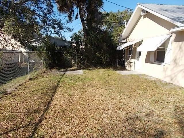 1109 Pennsylvania Ave - Photo 2 of 11