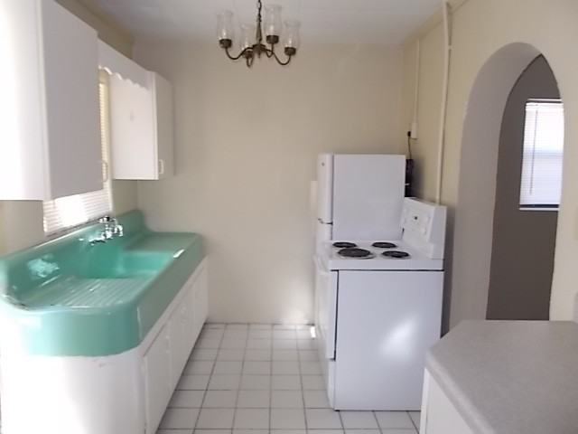 1109 Pennsylvania Ave - Photo 3 of 11