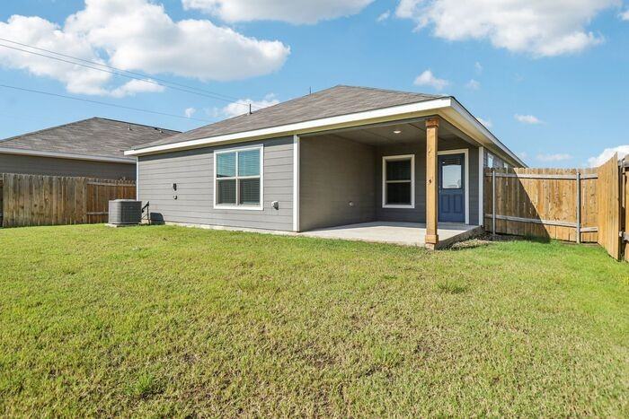 110 Crimson Cir - Photo 5 of 50