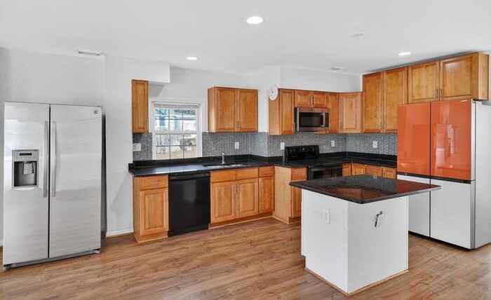 7920 Temple Hill Rd - Photo 3 of 19