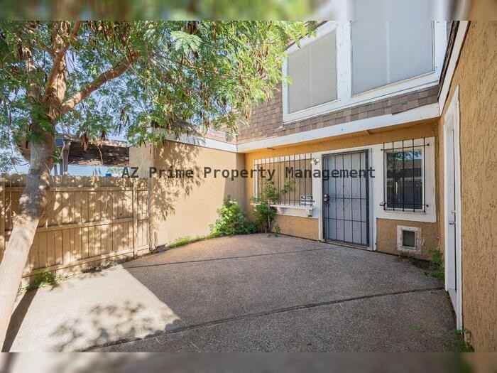 8445 N 34th Ave - Photo 2 of 17