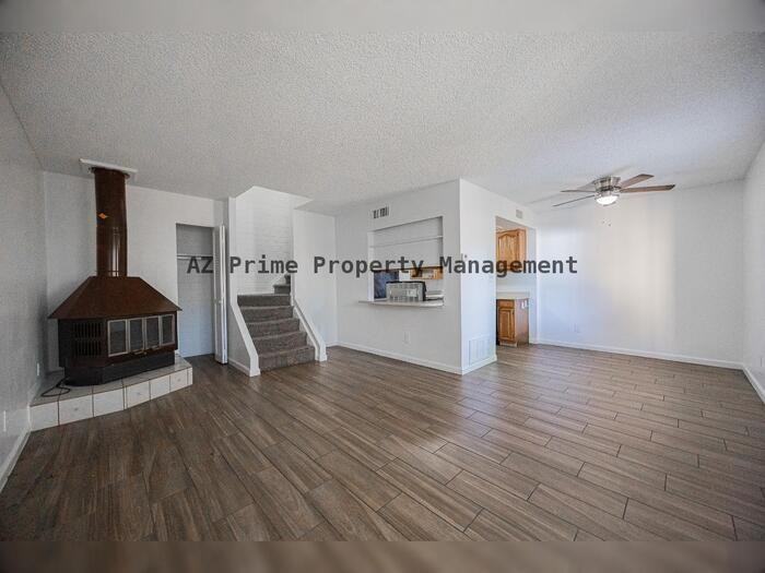 8445 N 34th Ave - Photo 5 of 17