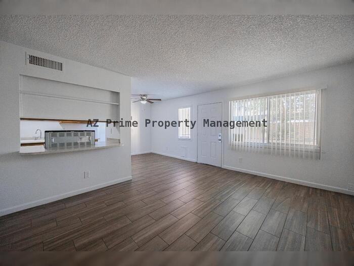 8445 N 34th Ave - Photo 7 of 17