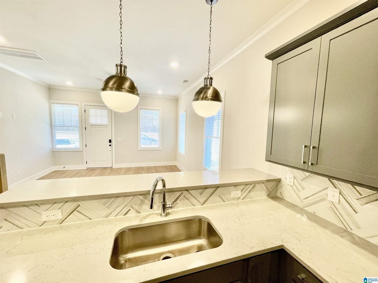 4814 Silas Ave - Photo 3 of 29