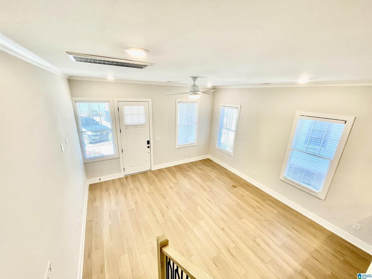 4814 Silas Ave - Photo 4 of 29