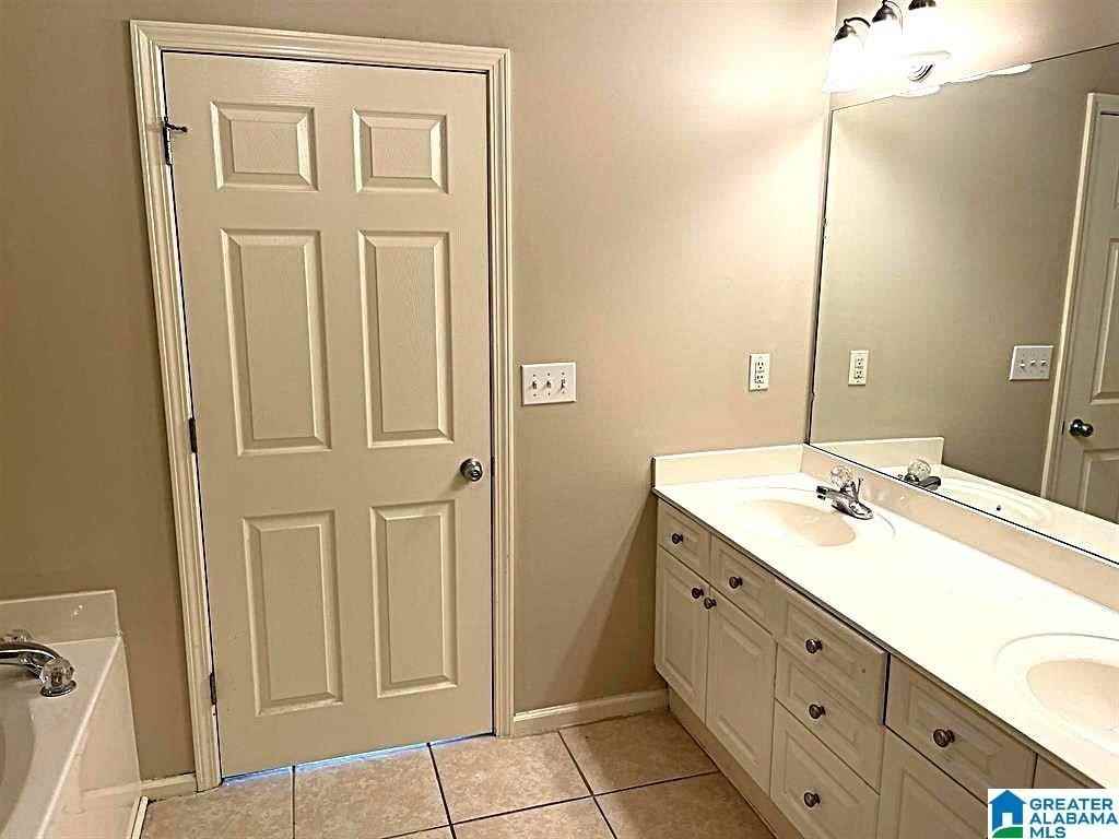 156 Hayesbury Ct - Photo 6 of 14