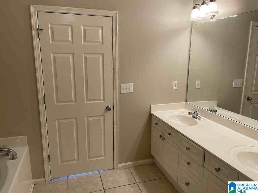 156 Hayesbury Ct - Photo 7 of 14