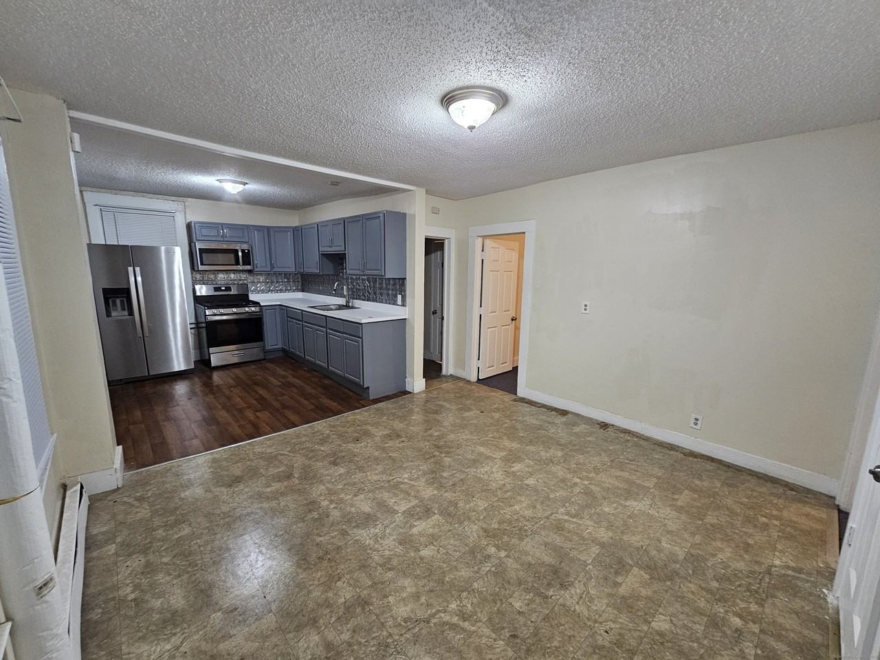 8 Edgar St #1 - Photo 3 of 7