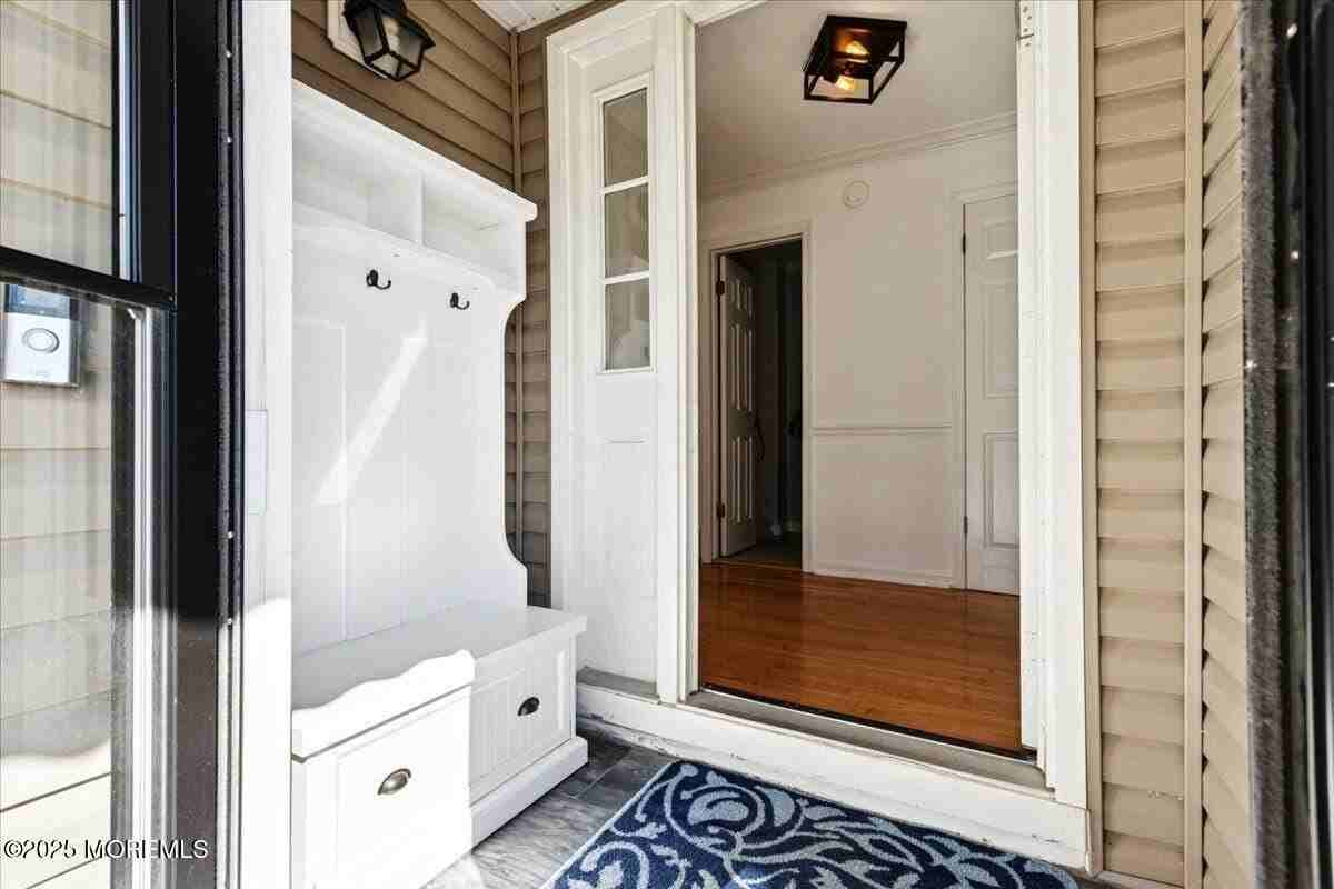 57 Selkirk Ave - Photo 4 of 24