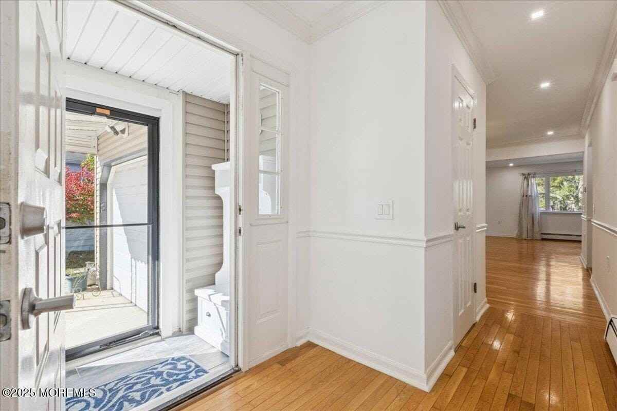 57 Selkirk Ave - Photo 5 of 24