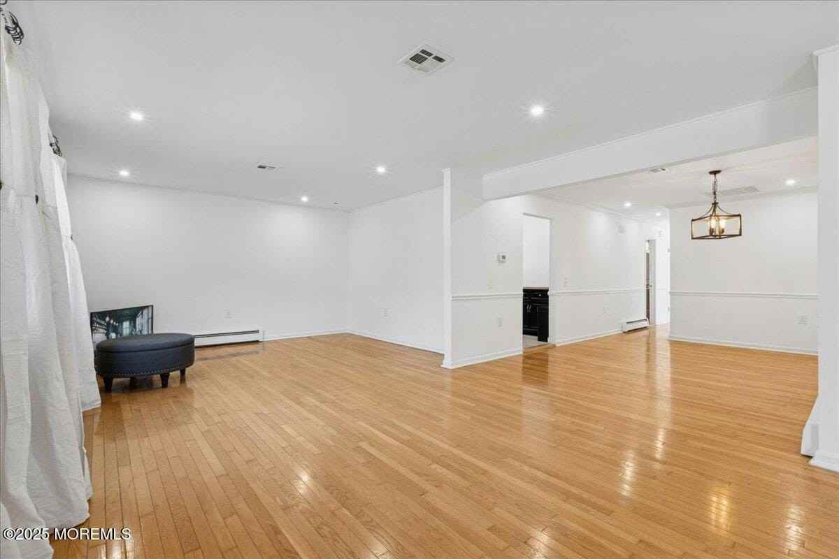 57 Selkirk Ave - Photo 7 of 24