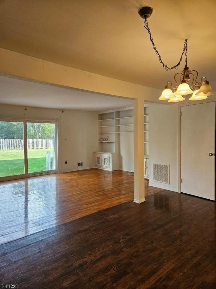 2505 Balmoral Ct - Photo 4 of 6