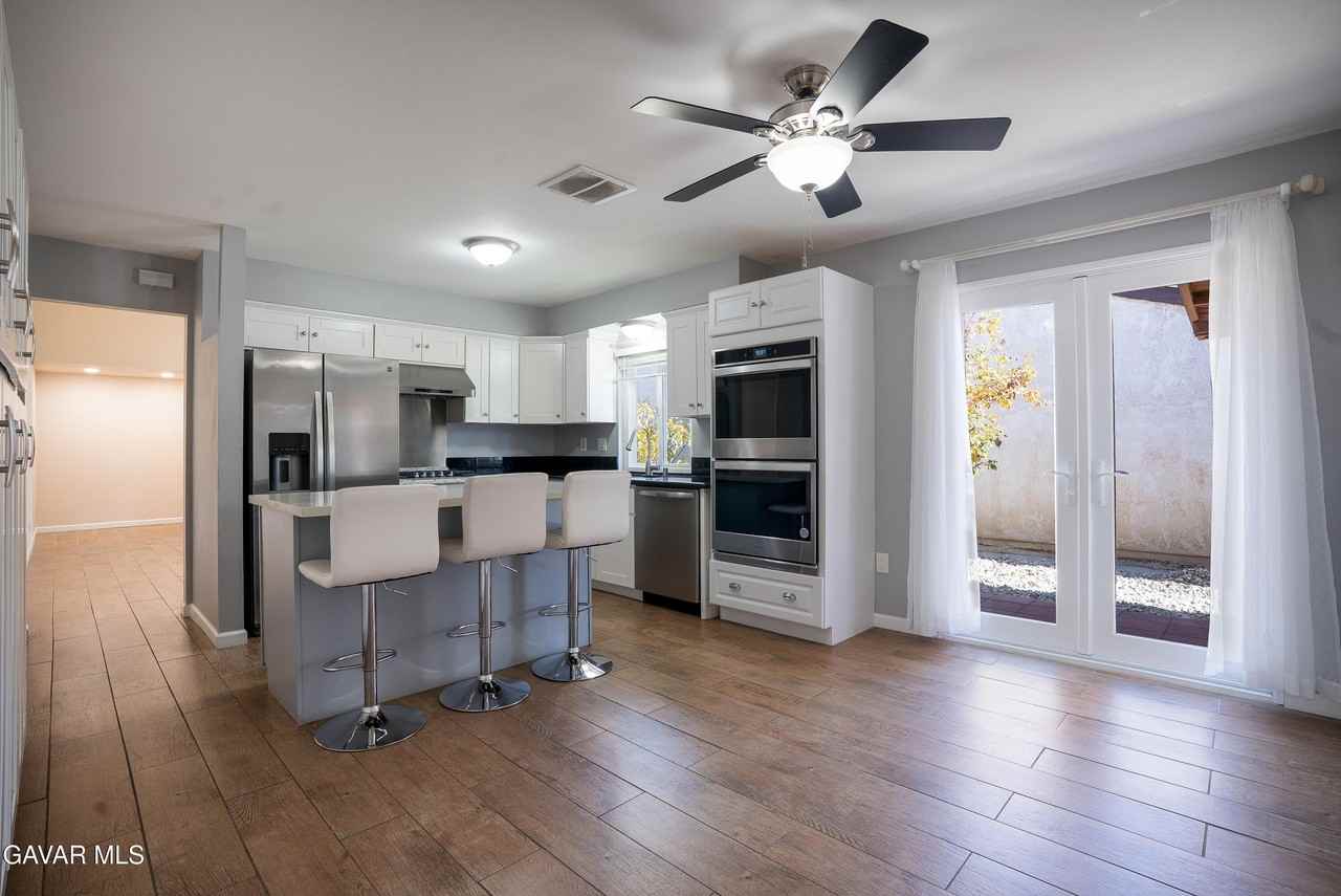 3114 E Avenue Q12 - Photo 6 of 18