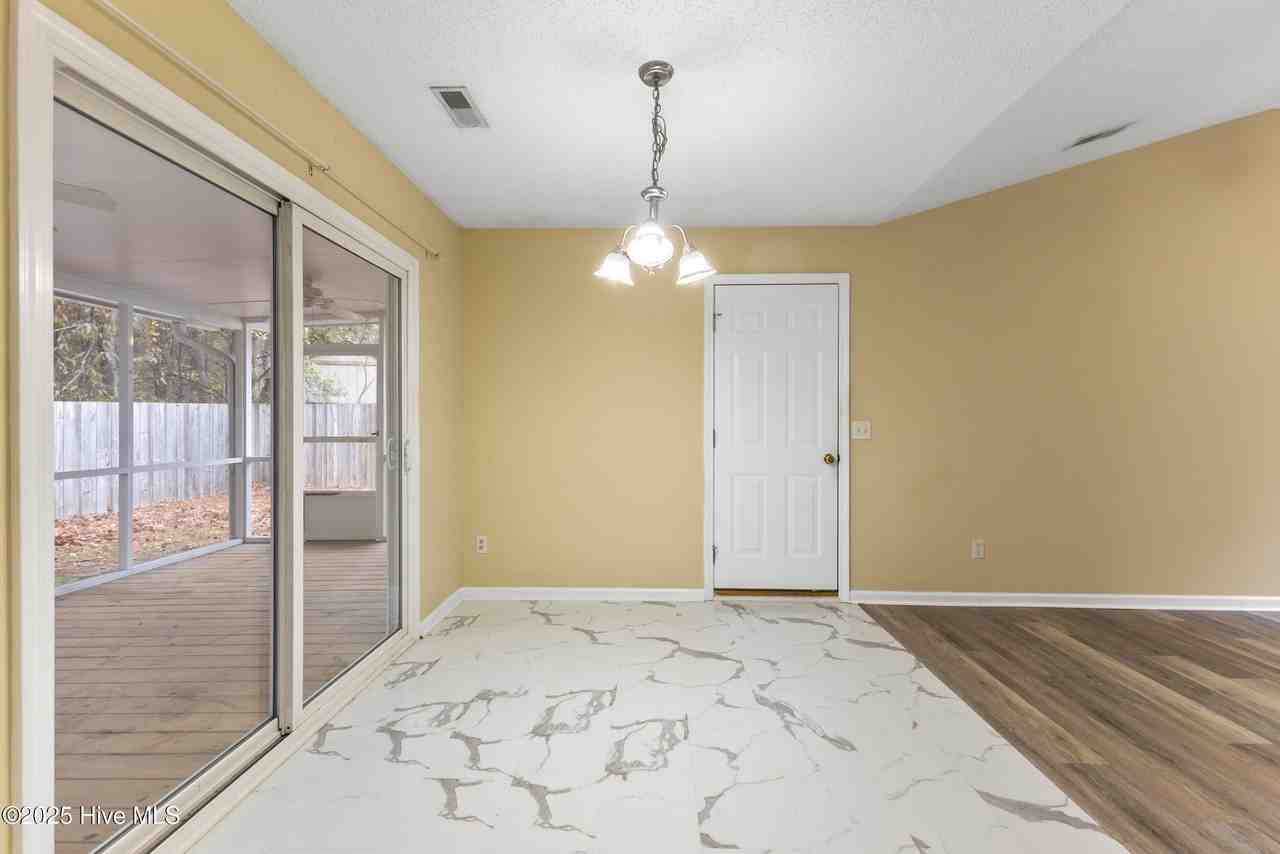 229 Birch Creek Dr - Photo 7 of 20