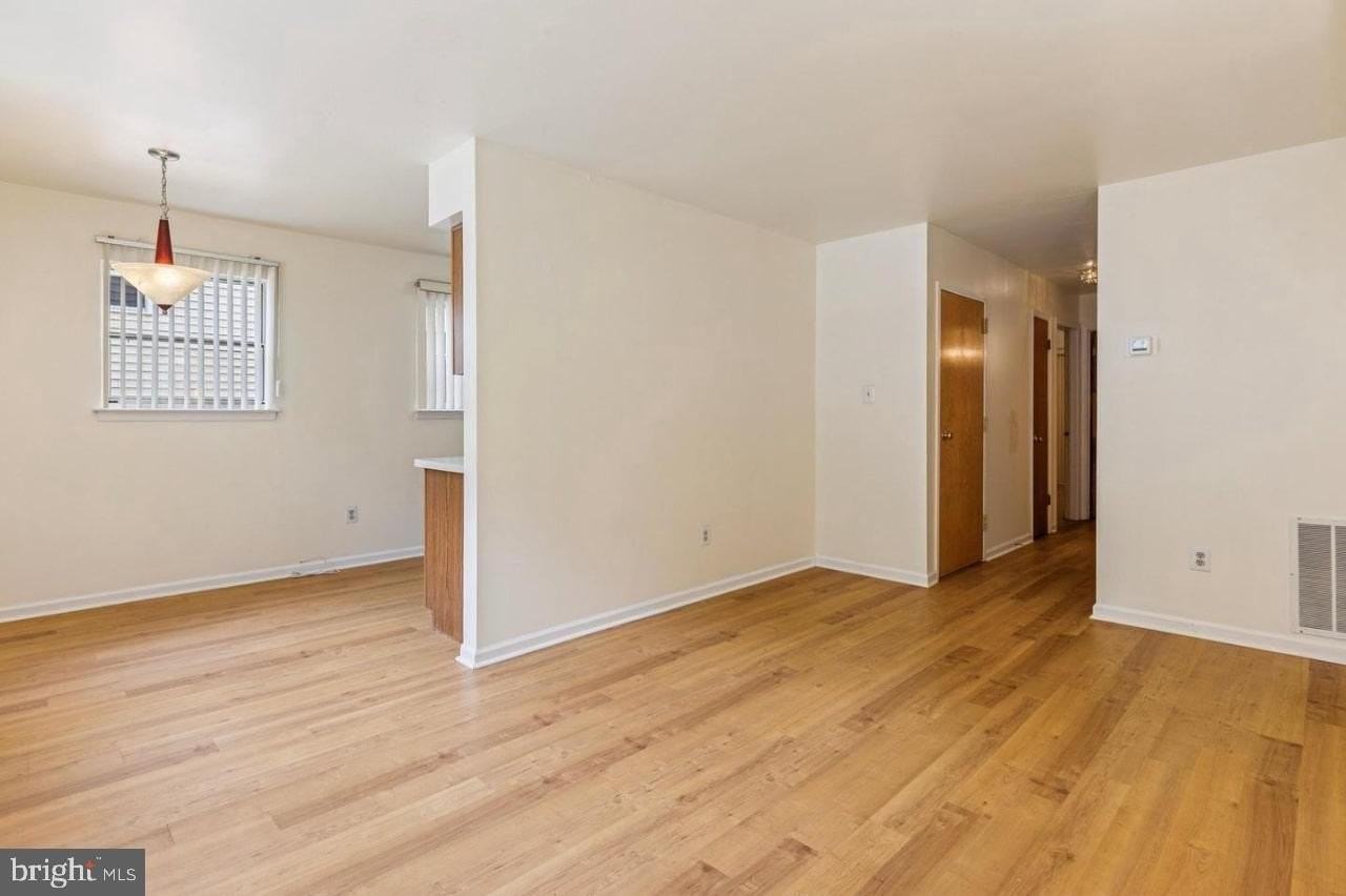 223 Parker Ave - Photo 3 of 14