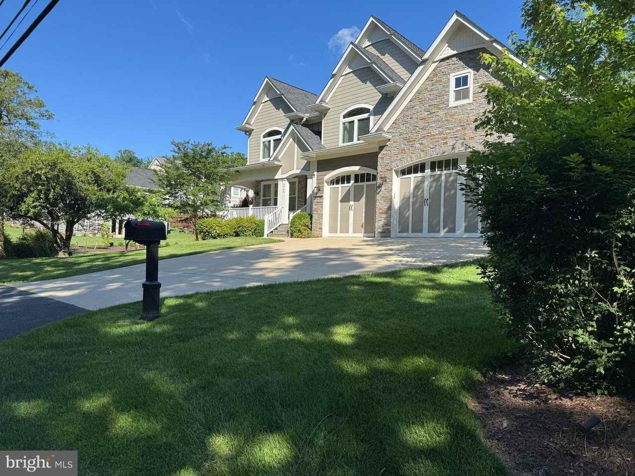 7702 Trammell Rd - Photo 3 of 50