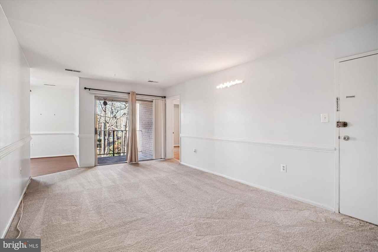 3356 Woodburn Rd - Photo 4 of 50